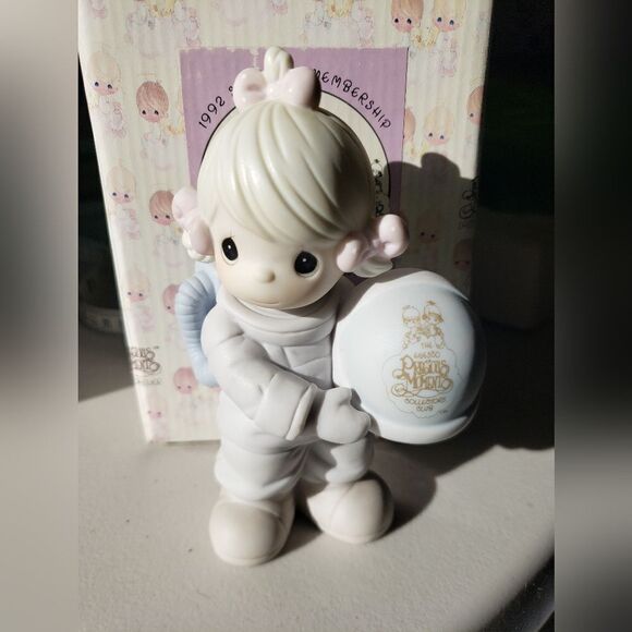 Precious Moments "The Club that's Out of this World" 1992 - Picture 1 of 5